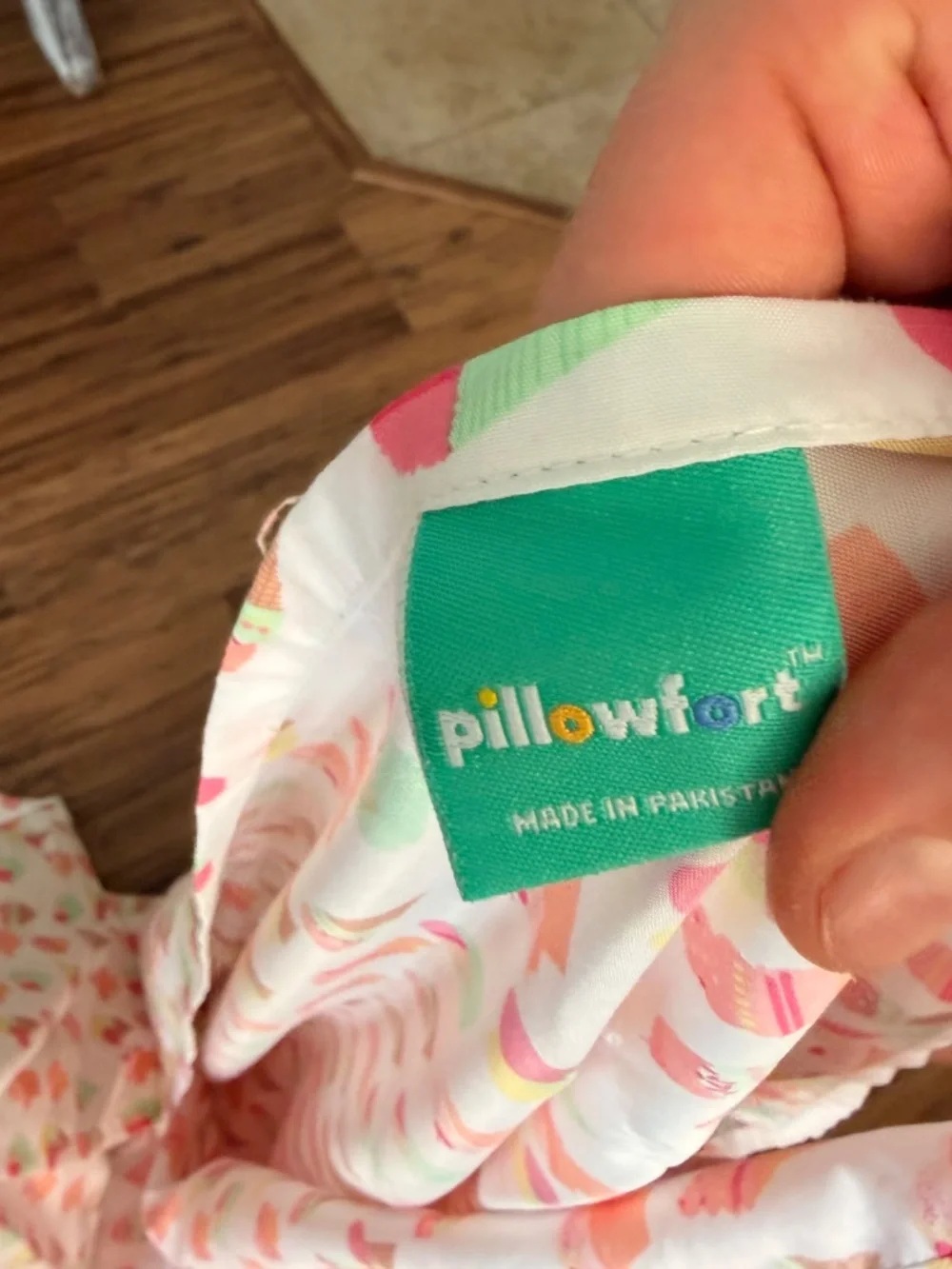 2 Girls Sheet Sets Pillowfort (Ice Cream) & London Kaye (Ice Cream) 8 Pieces